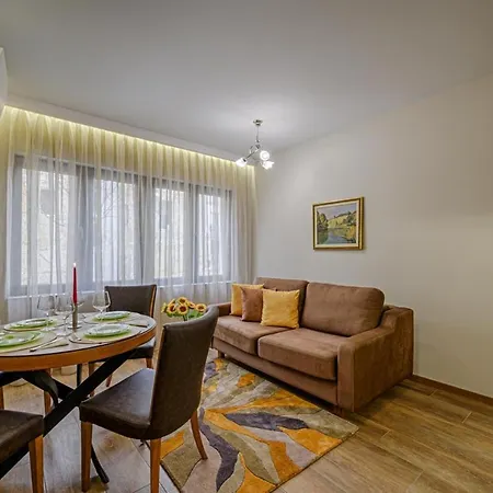 Apartament The Blooming Sunflower / разцъфнал слънчоглед *
